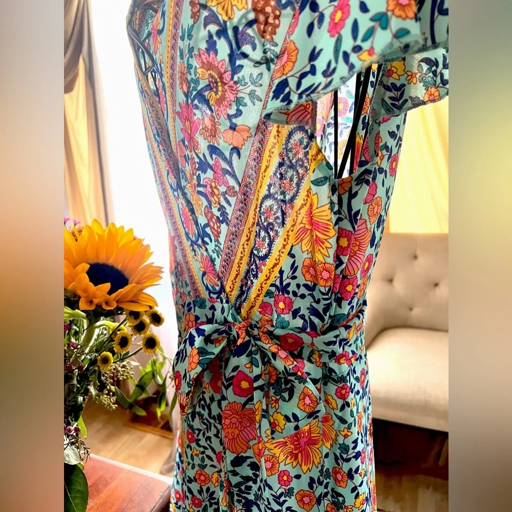 Pretty colorful wrap dress size large. - Picture 3 of 6